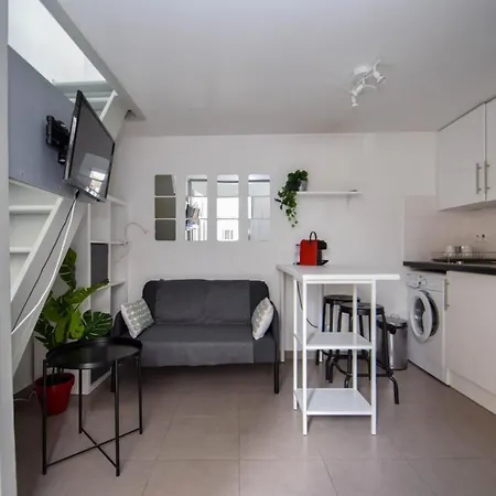 Cosy Studio Avec Grande Terrasse De 25 M2 * Роменвиль
