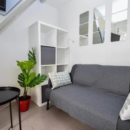 Апартаменты Cosy Studio Avec Grande Terrasse De 25 M2